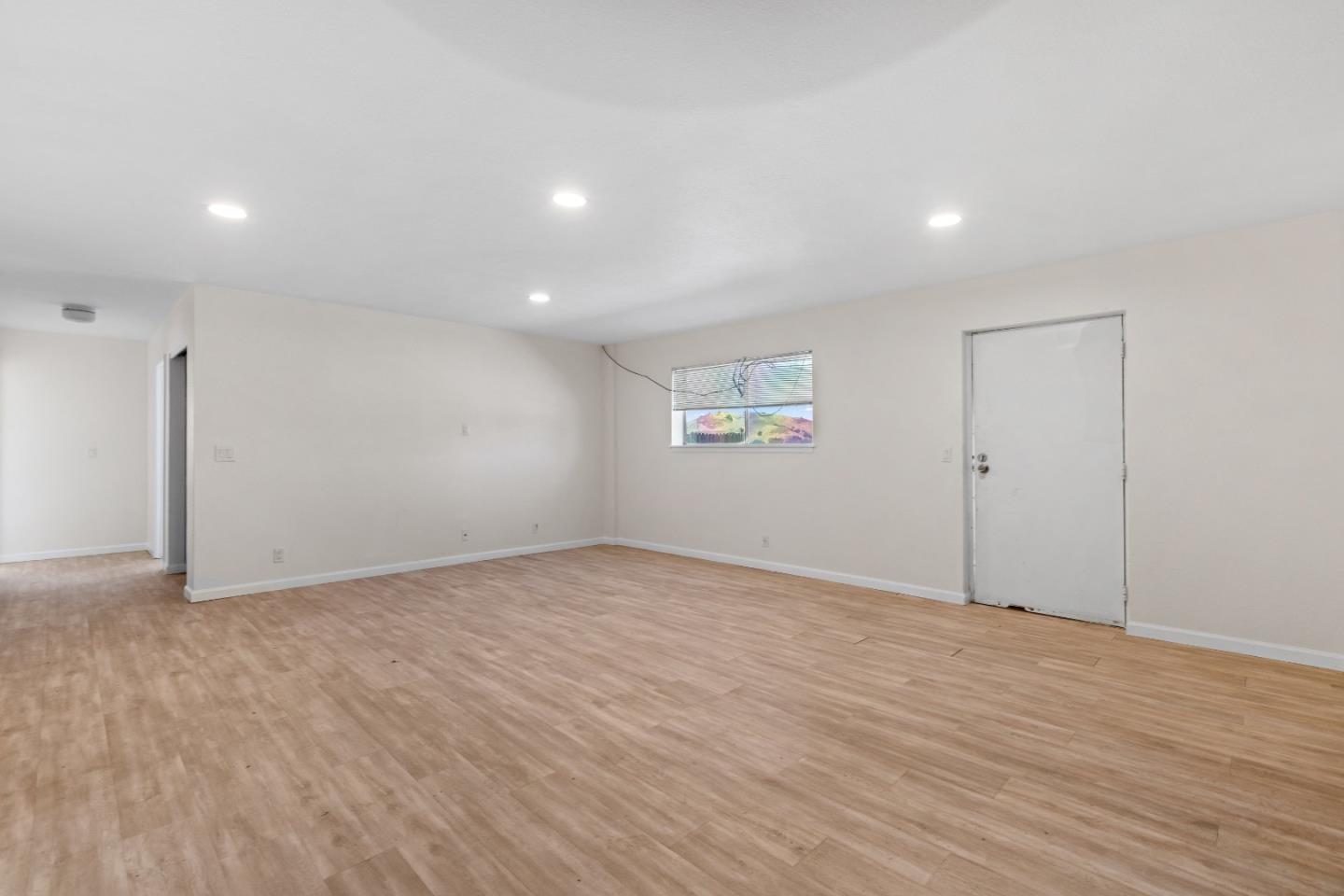 320 Kalana Avenue