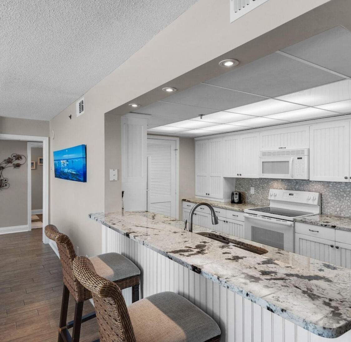 10515 Front Beach Road, 703