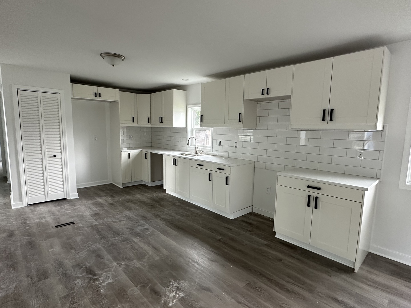 242 Blackthorn Road