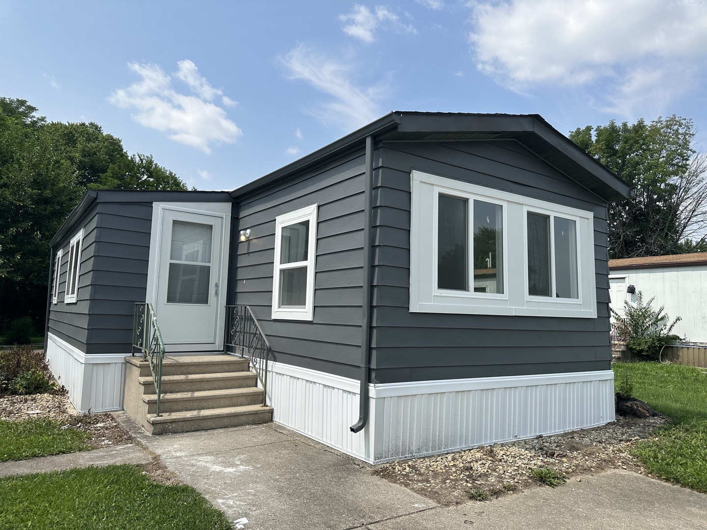 242 Blackthorn Road