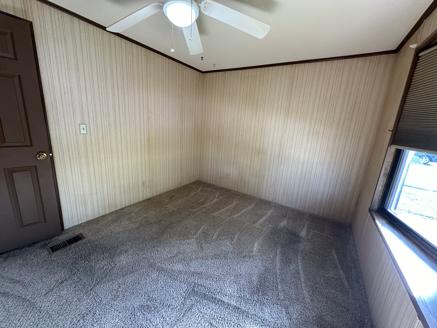 693 Ivylog Terrace