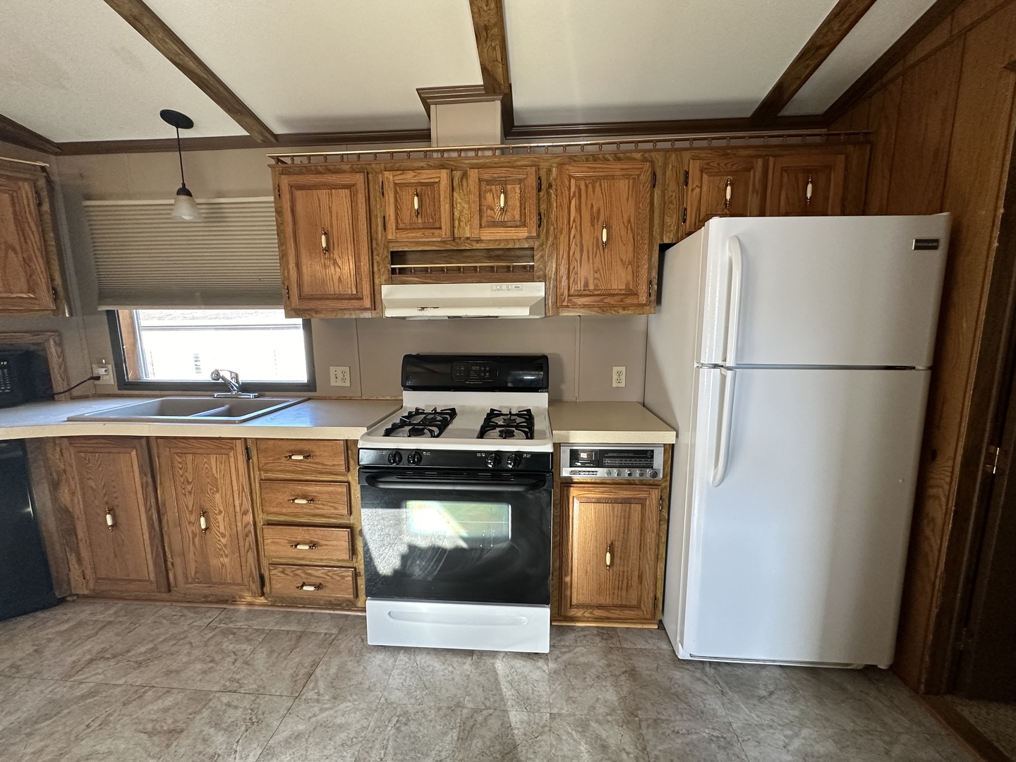 693 Ivylog Terrace