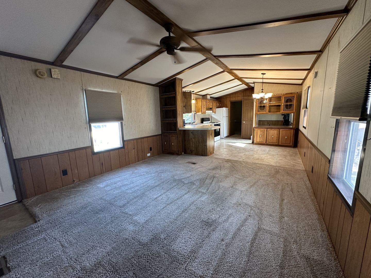 693 Ivylog Terrace