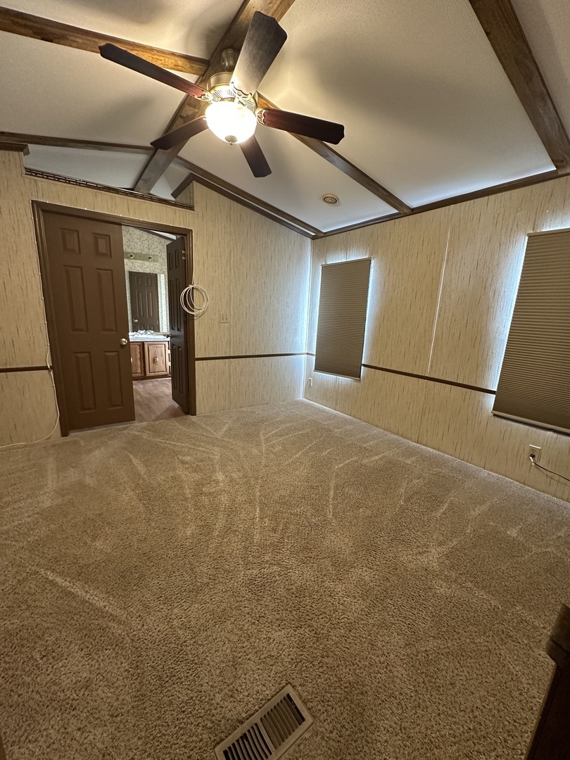 693 Ivylog Terrace