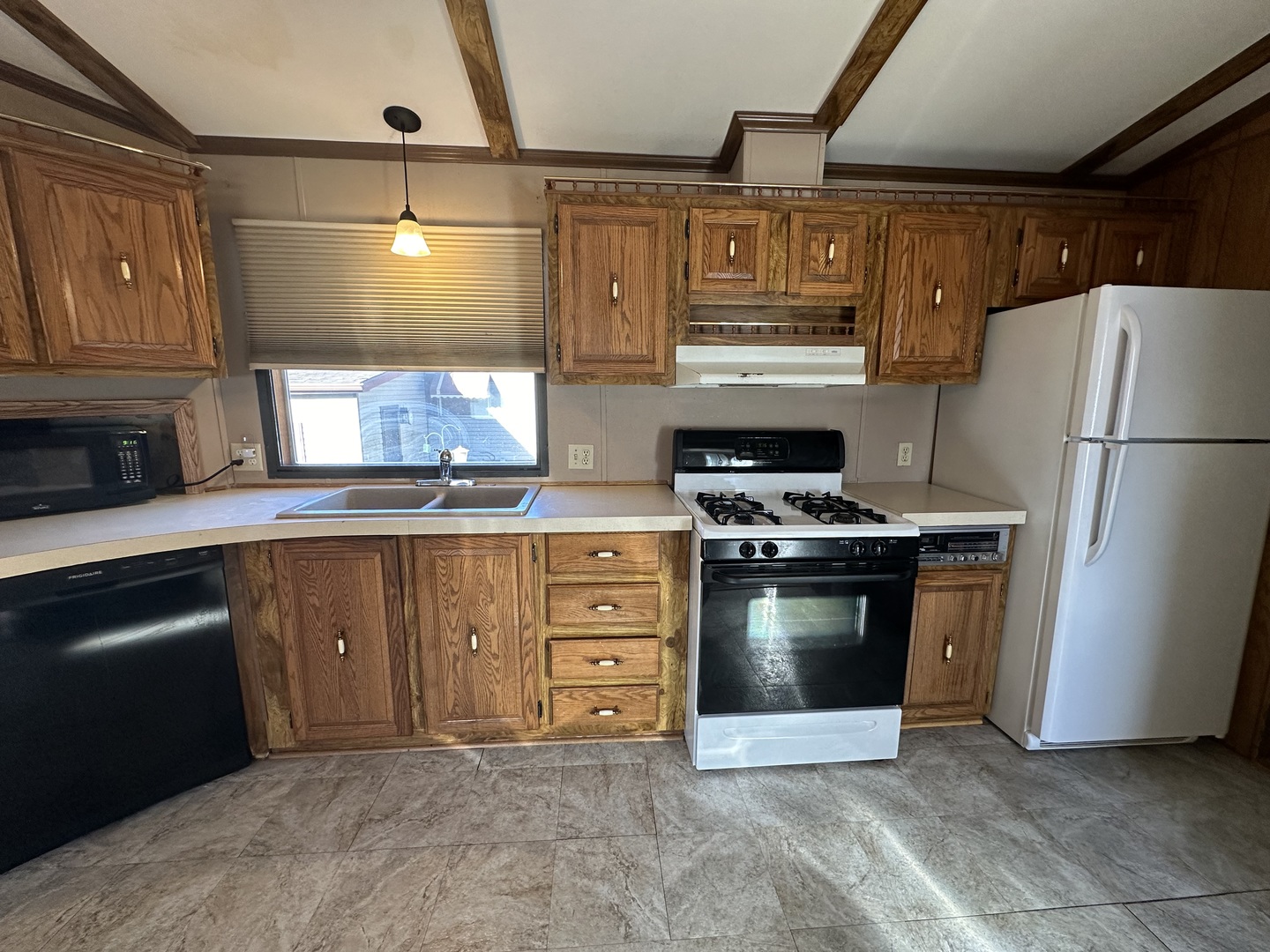 693 Ivylog Terrace