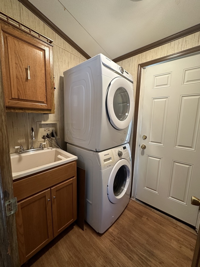 693 Ivylog Terrace