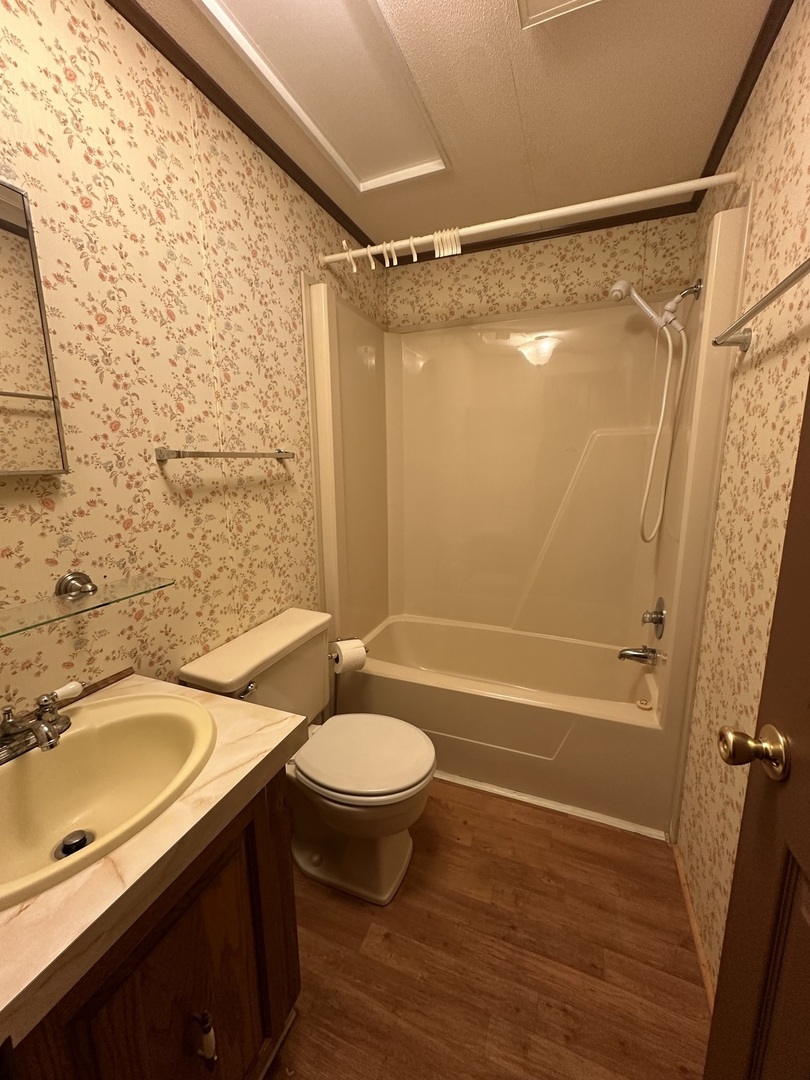 693 Ivylog Terrace