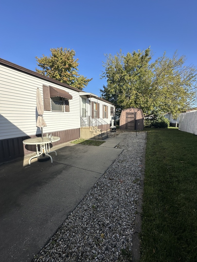 693 Ivylog Terrace