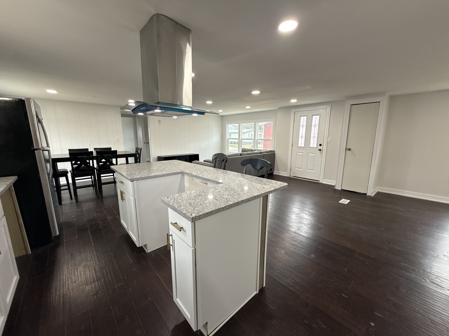 25 Hearthside Drive