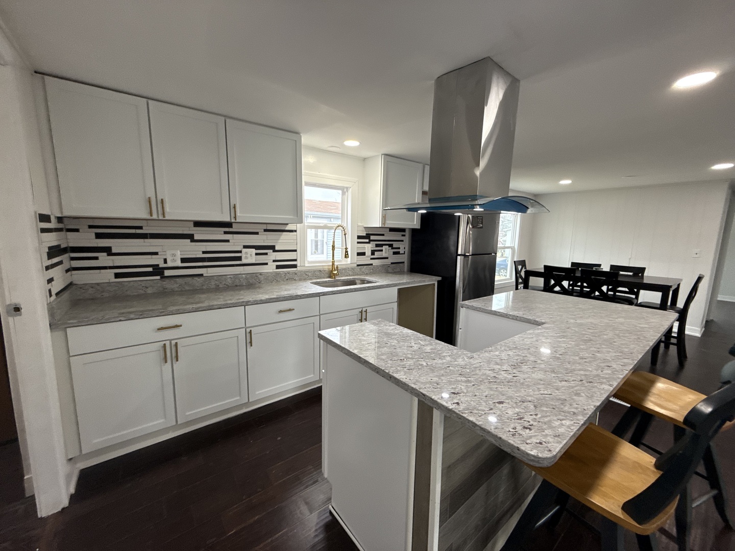 25 Hearthside Drive