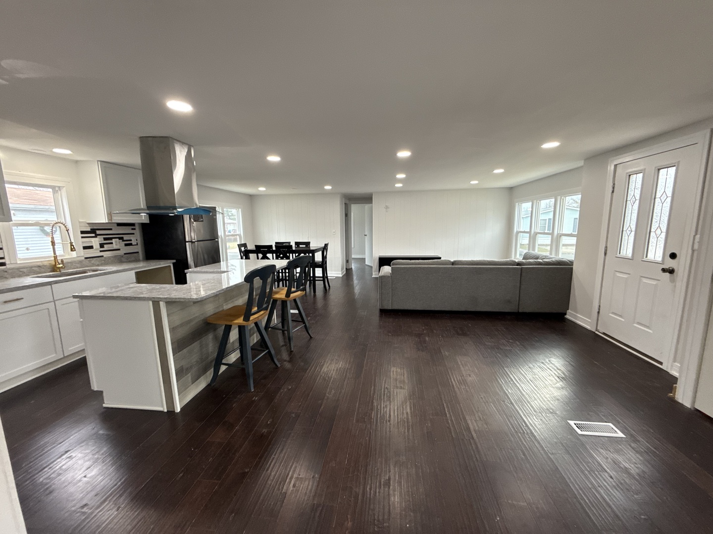 25 Hearthside Drive