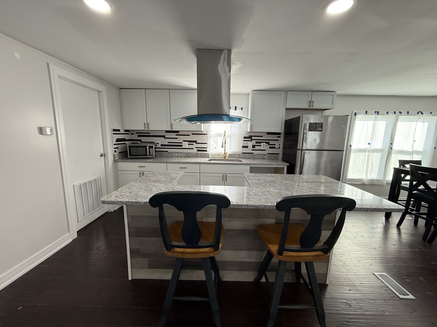 25 Hearthside Drive