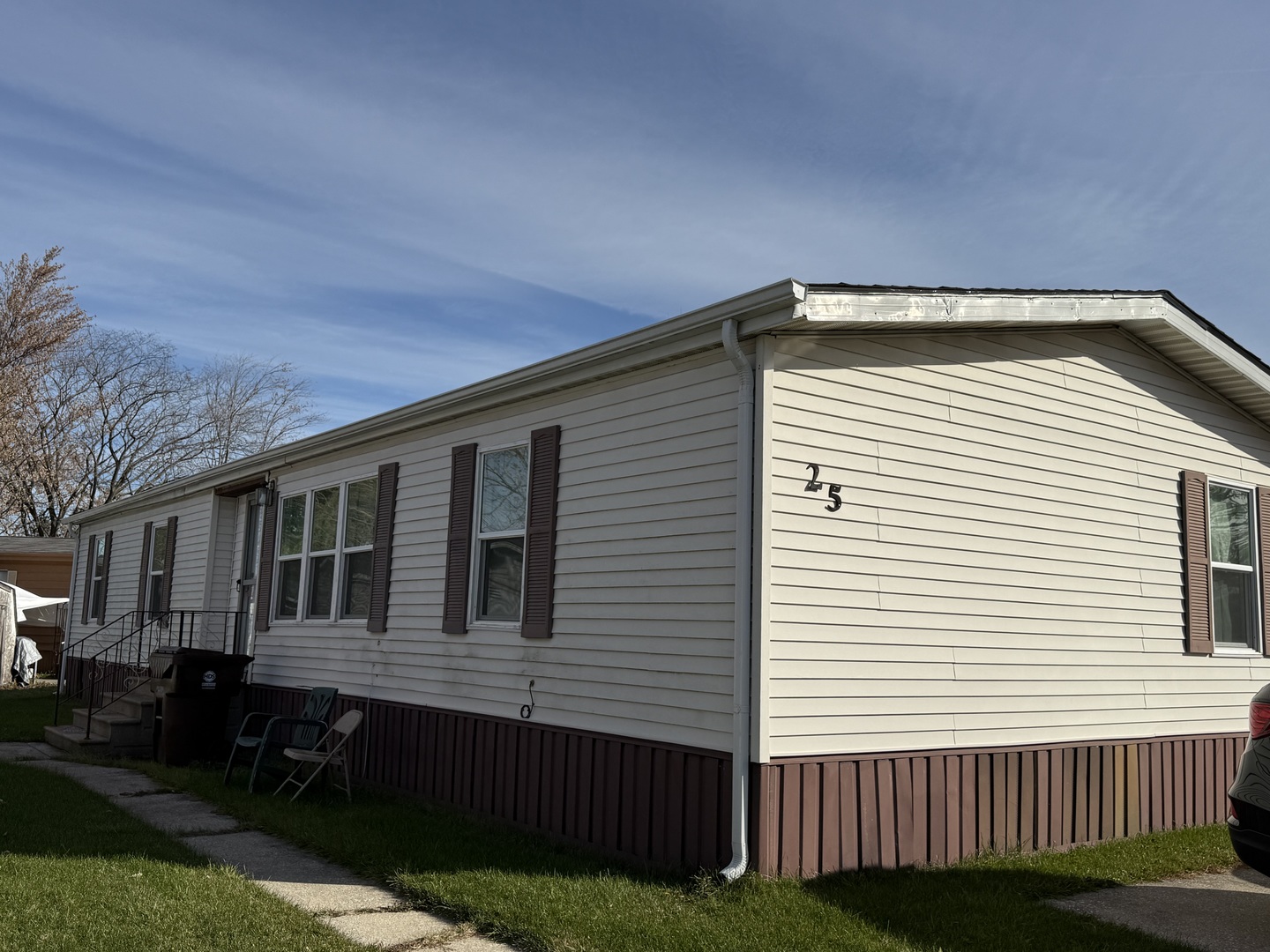 25 Hearthside Drive