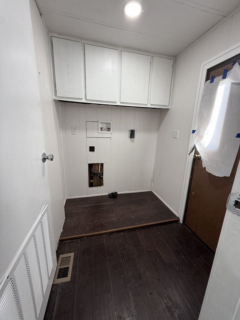 25 Hearthside Drive