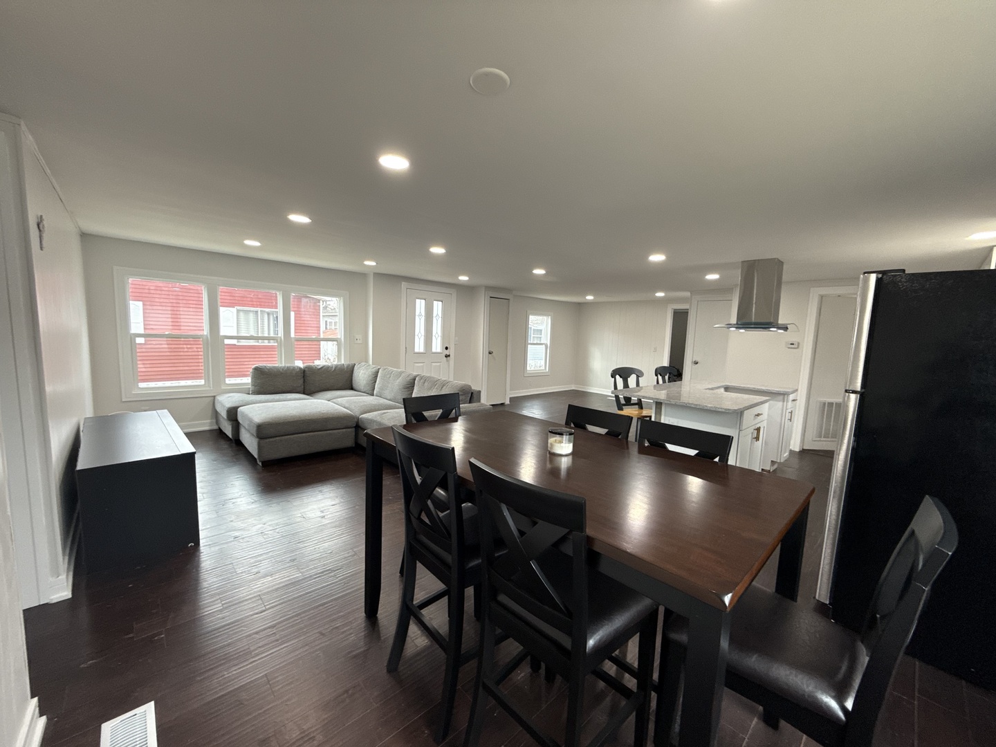 25 Hearthside Drive