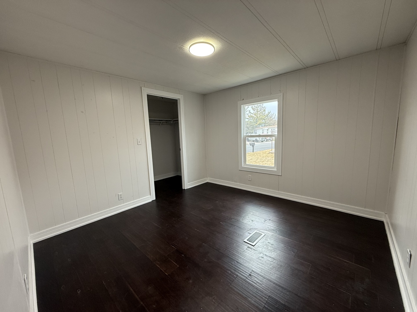 25 Hearthside Drive