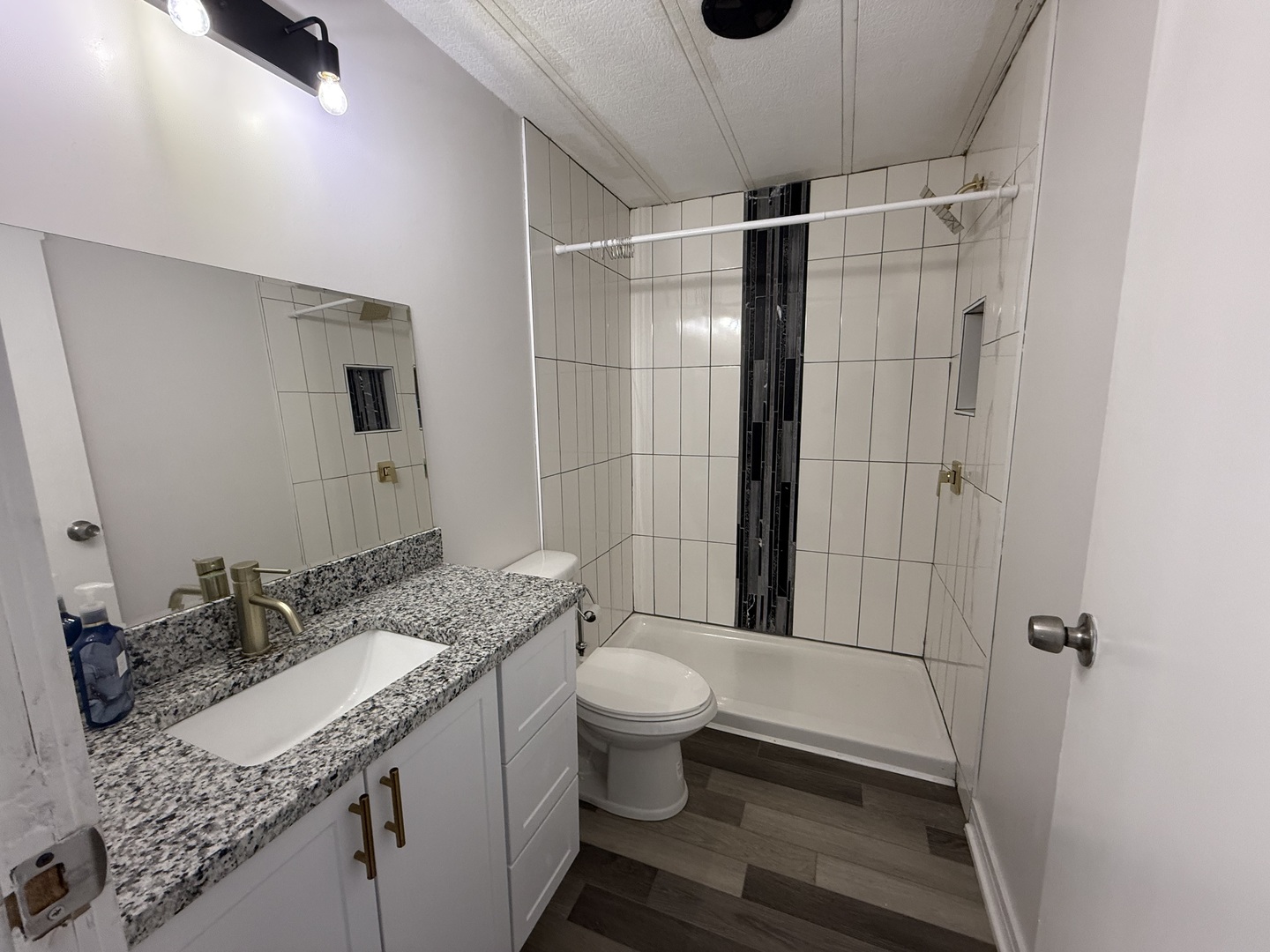 25 Hearthside Drive