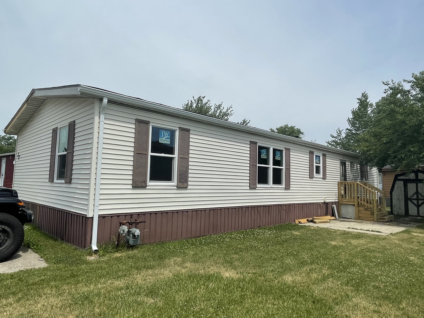 25 Hearthside Drive