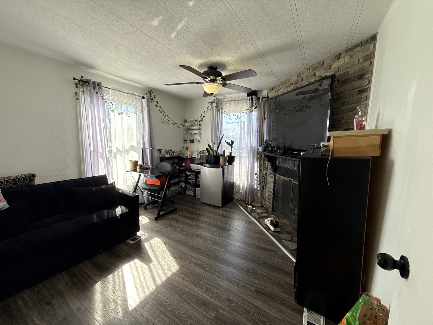22 Hearthside Drive