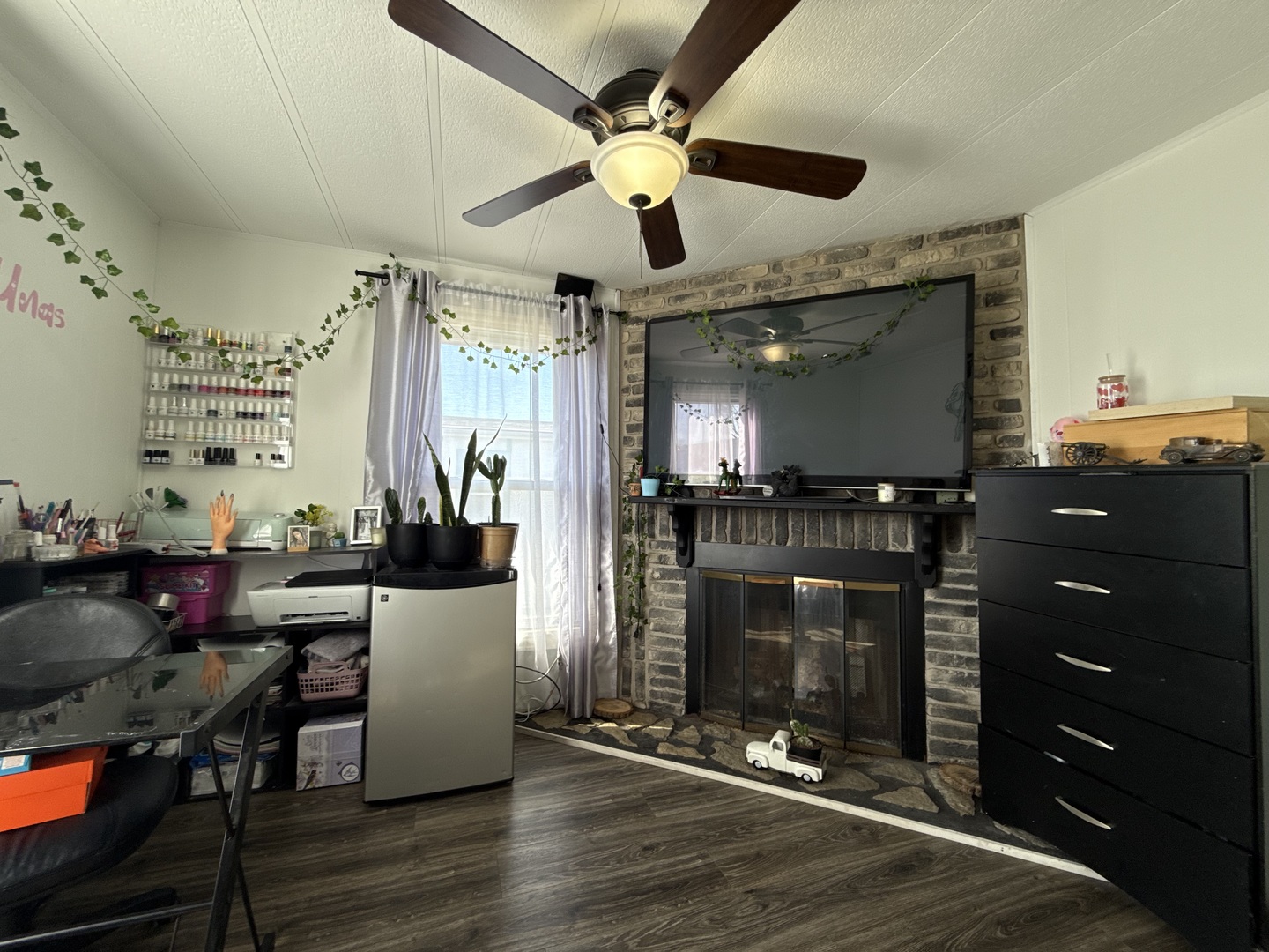22 Hearthside Drive