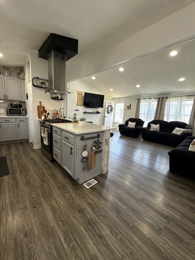 22 Hearthside Drive