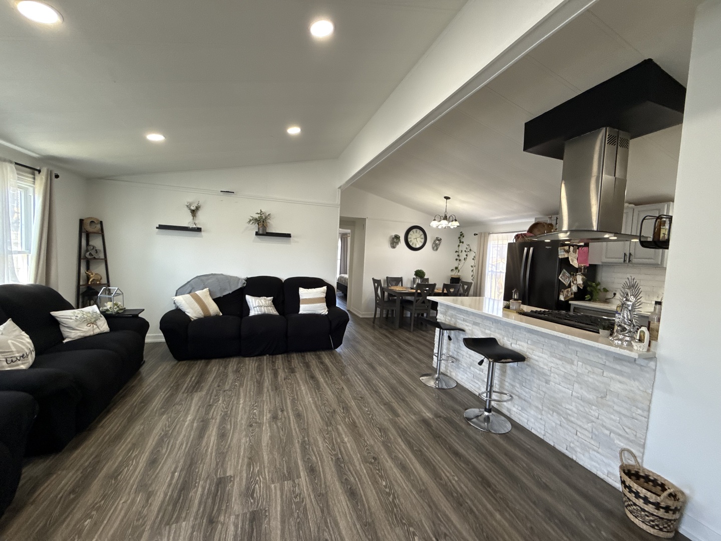 22 Hearthside Drive