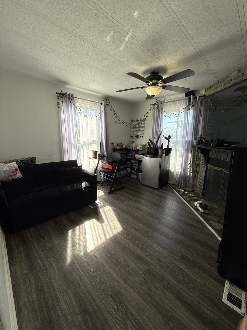 22 Hearthside Drive