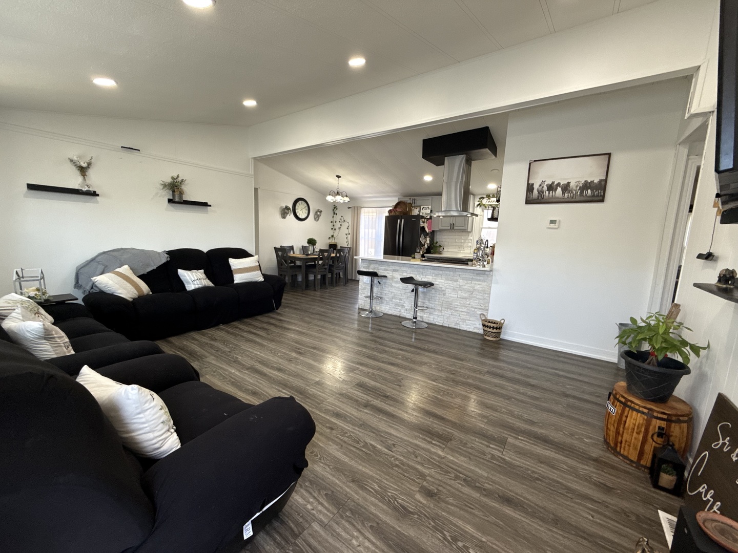 22 Hearthside Drive