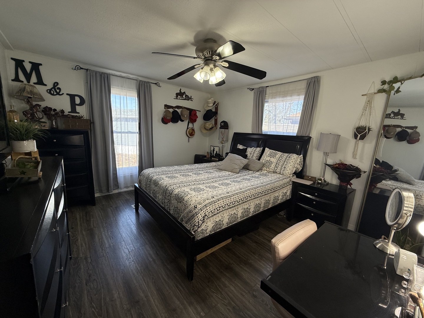 22 Hearthside Drive