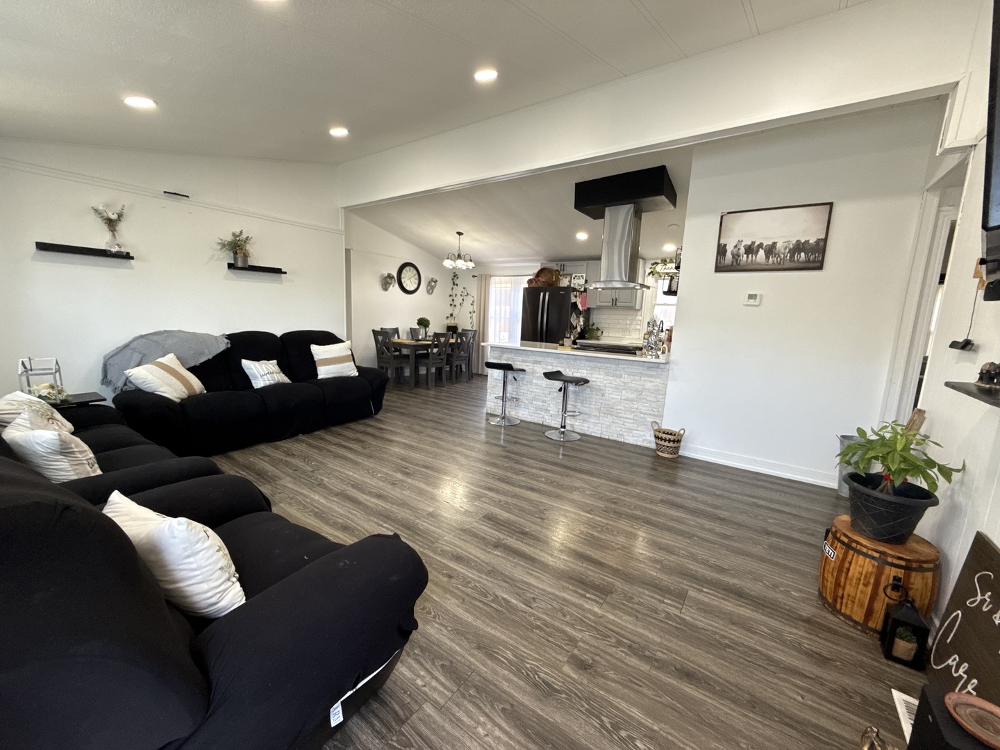 22 Hearthside Drive