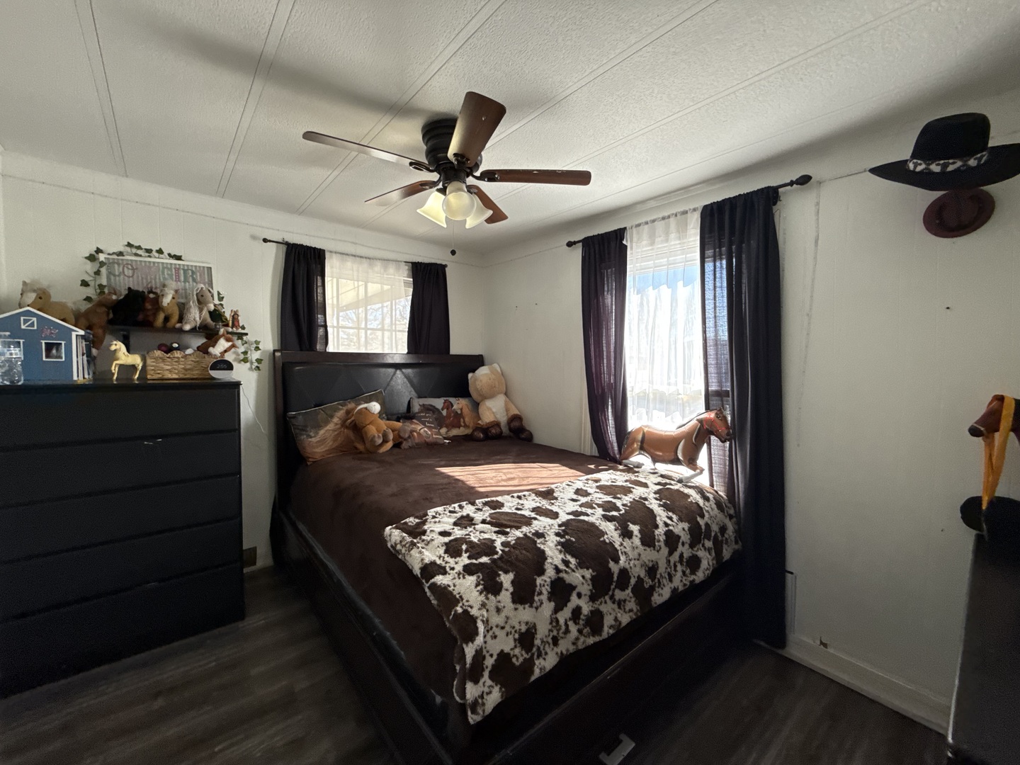 22 Hearthside Drive