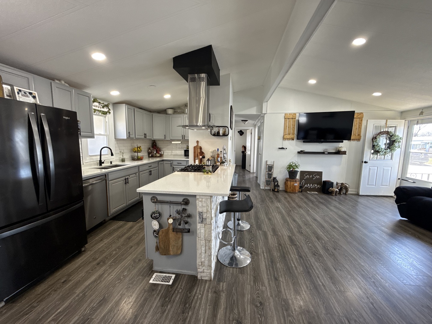 22 Hearthside Drive