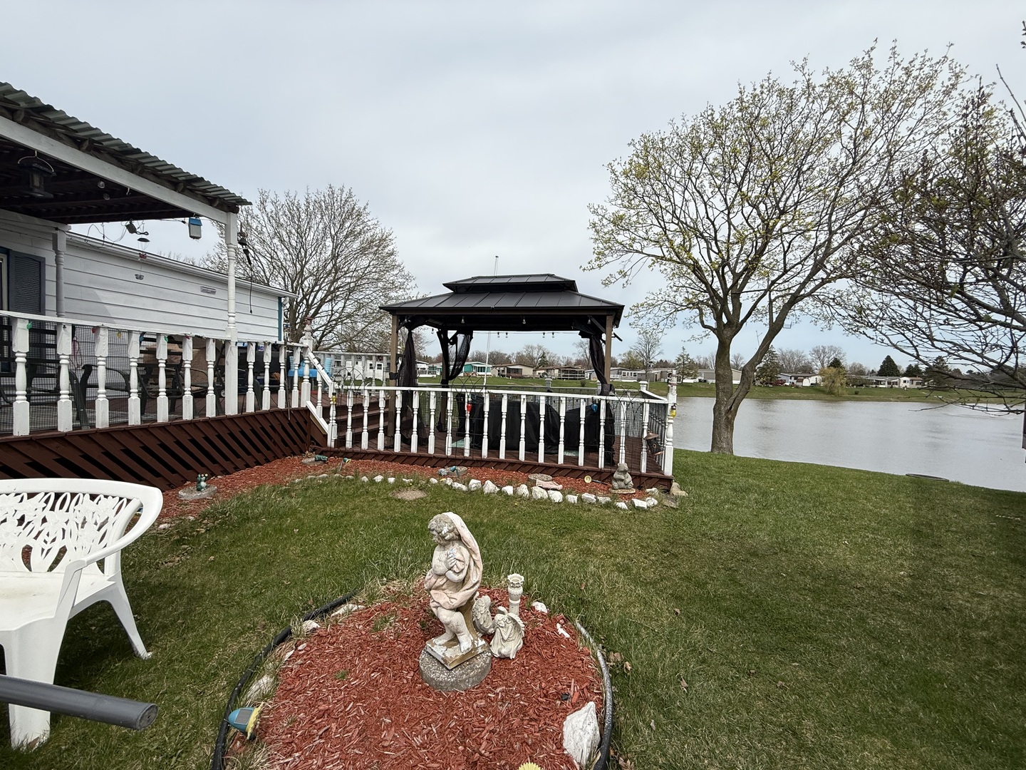 588 Hickory Glen