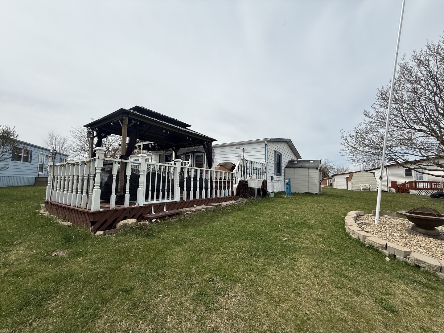 588 Hickory Glen