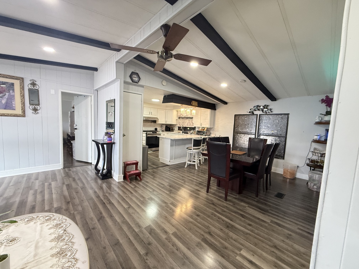 588 Hickory Glen