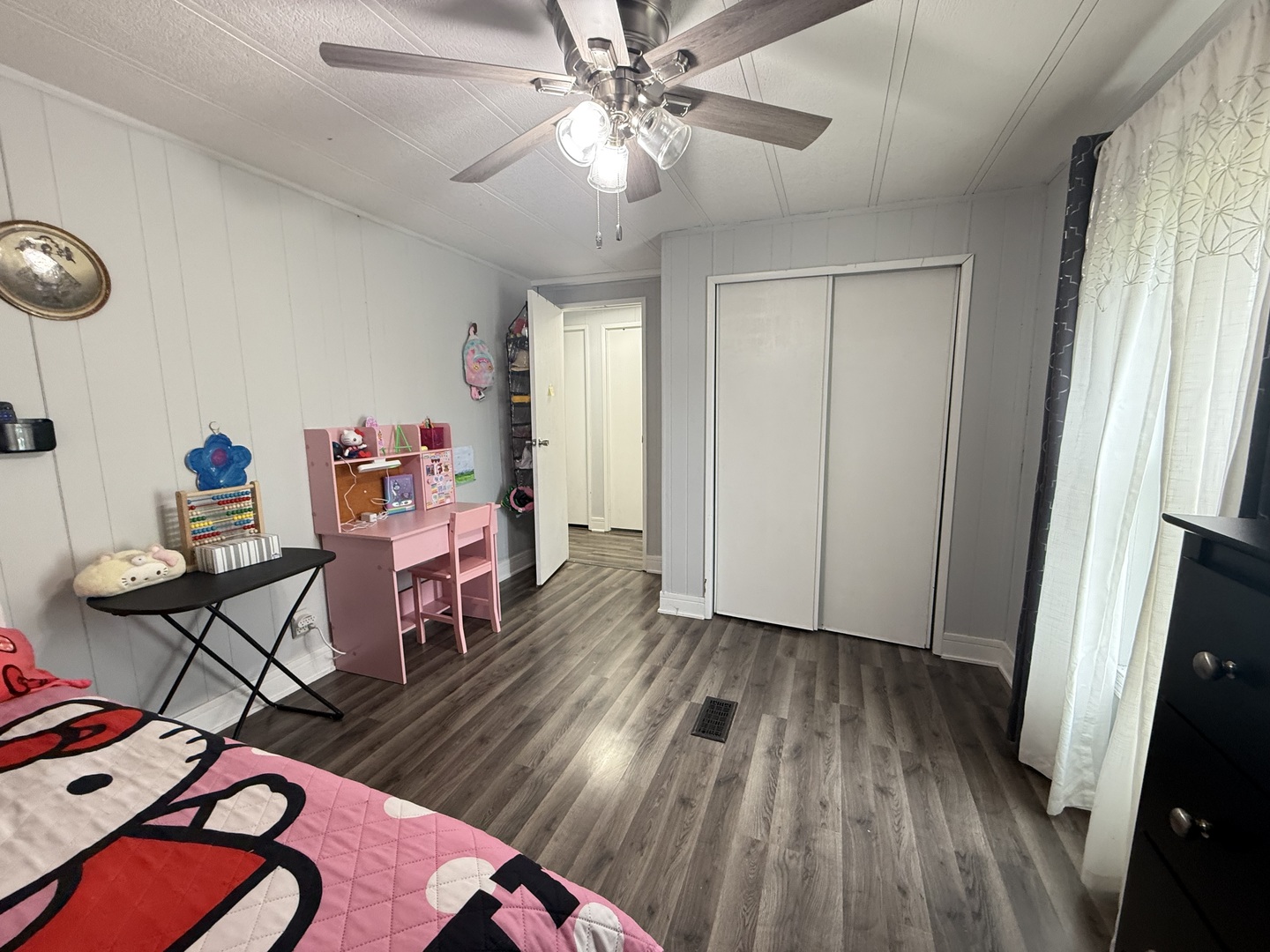 588 Hickory Glen