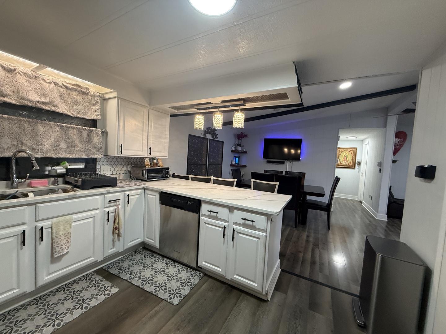 588 Hickory Glen