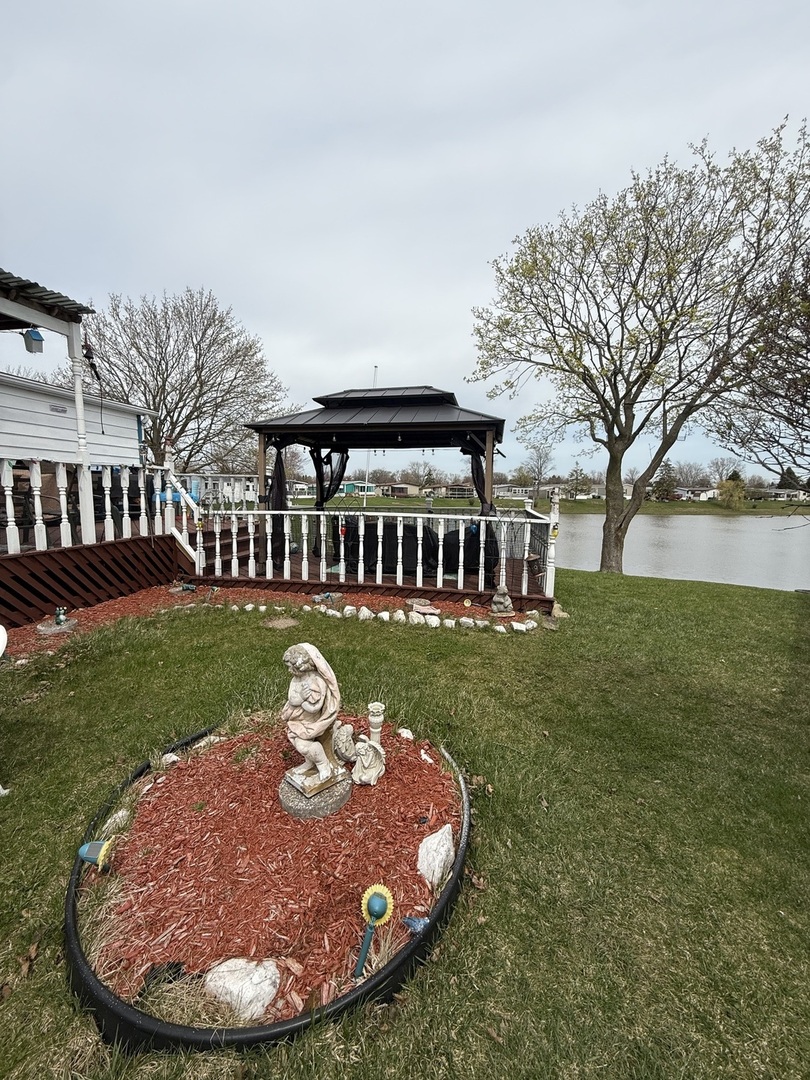 588 Hickory Glen