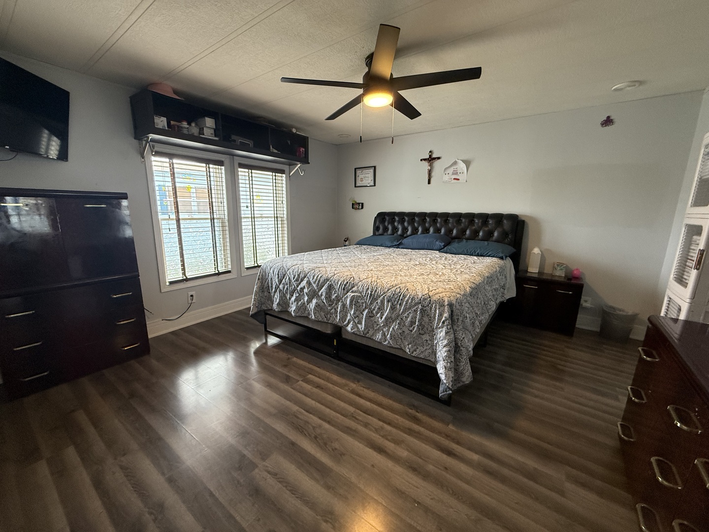 588 Hickory Glen