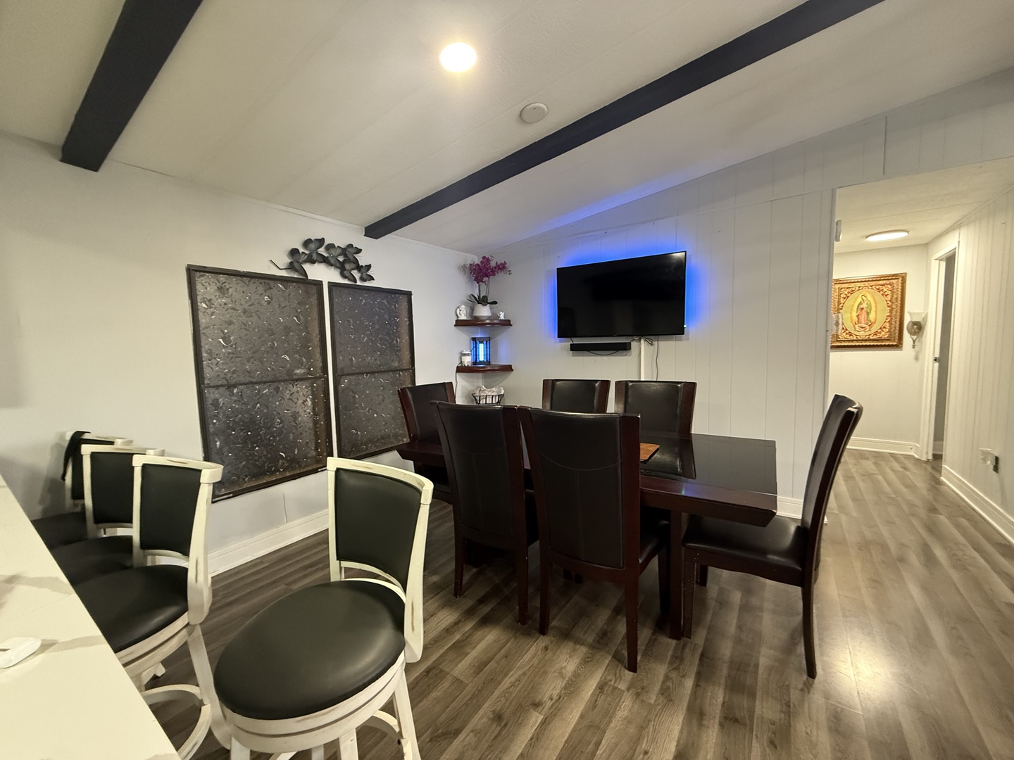 588 Hickory Glen