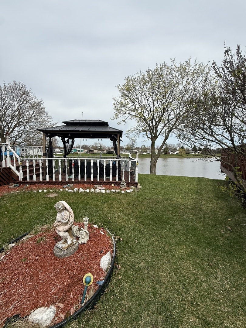 588 Hickory Glen