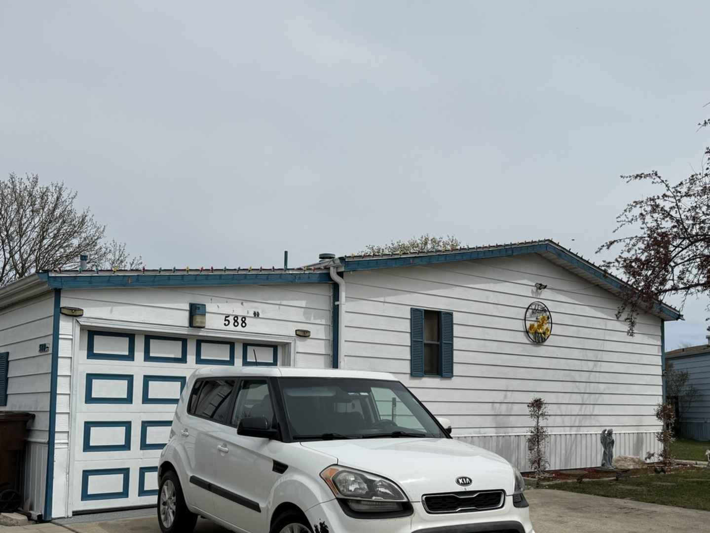 588 Hickory Glen