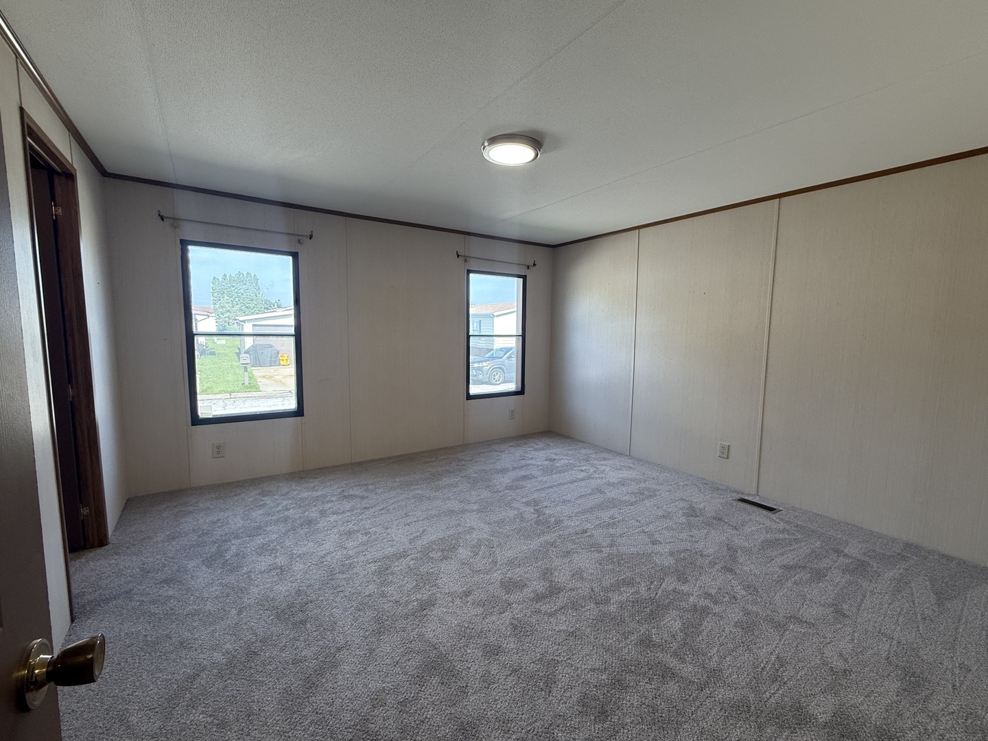 735 Thorntree Terrace