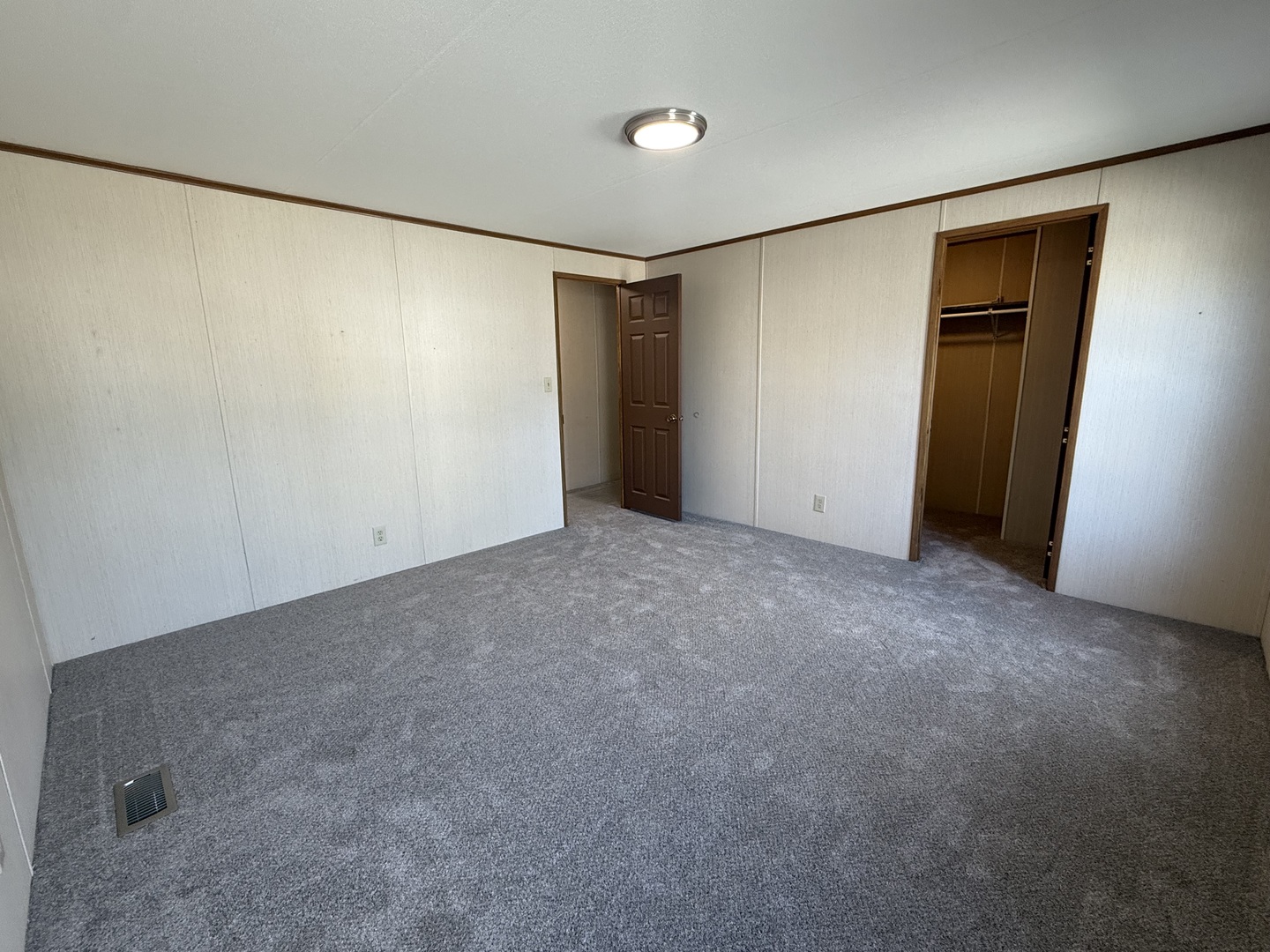 735 Thorntree Terrace