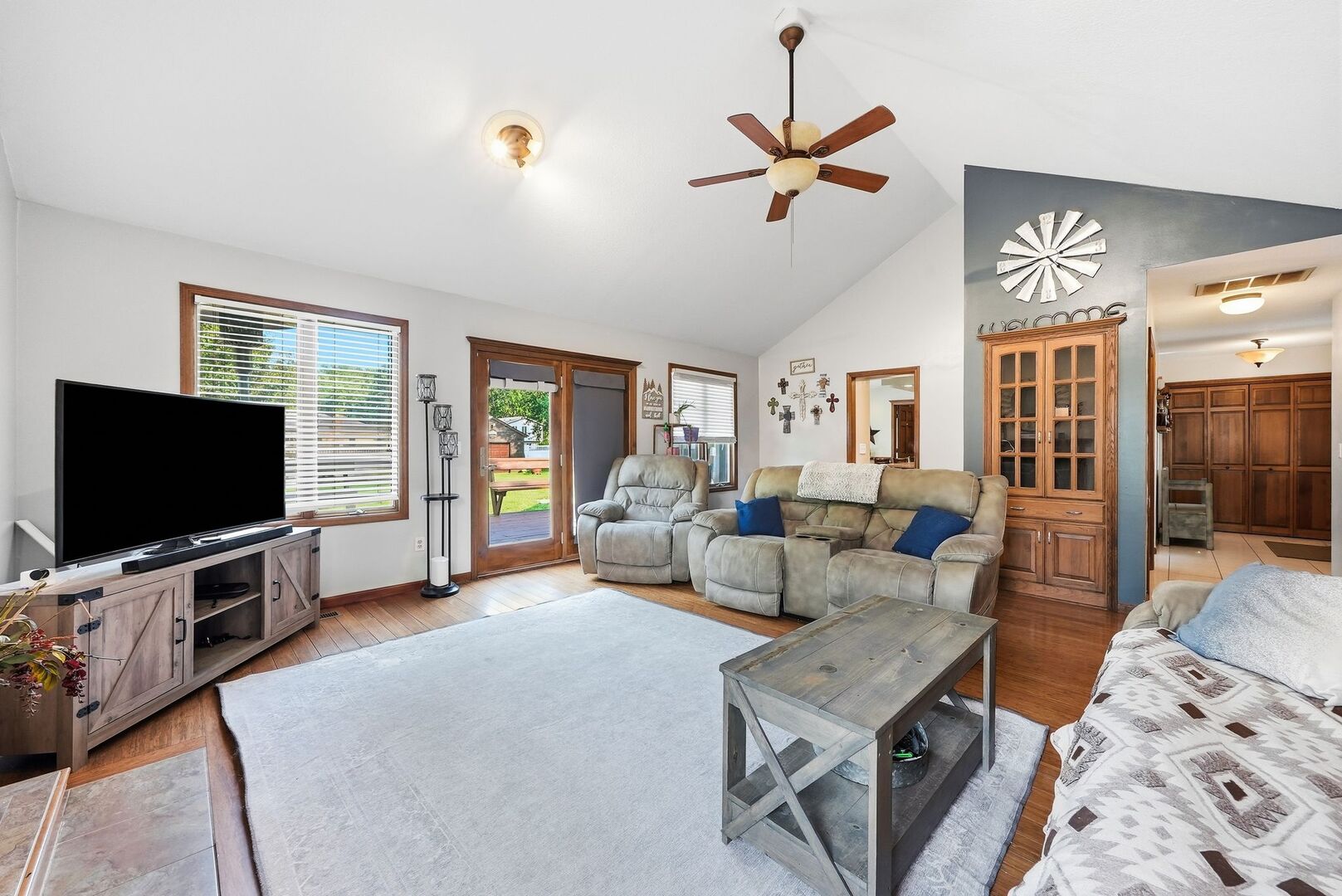 8 Woodside Avenue