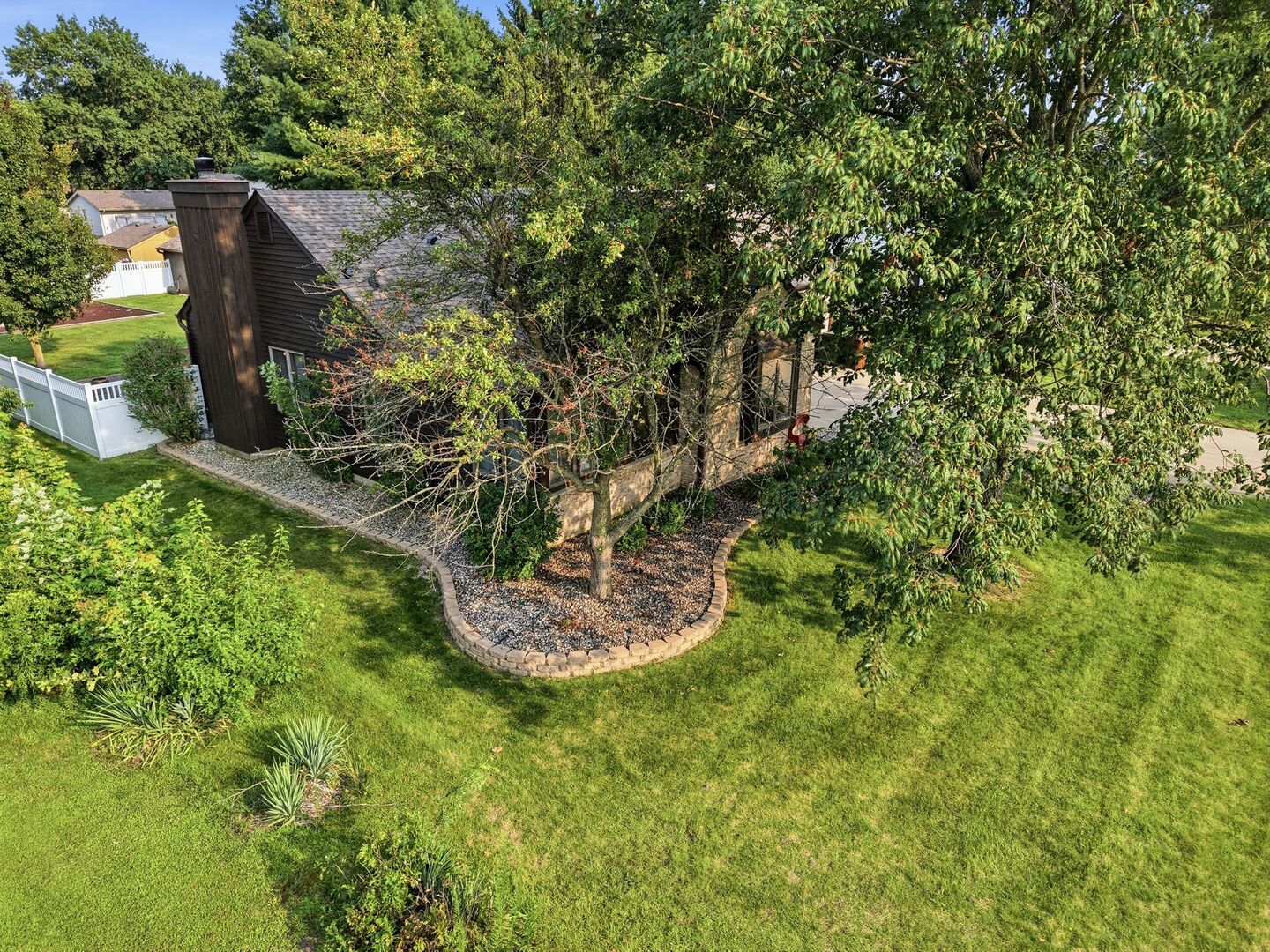 8 Woodside Avenue