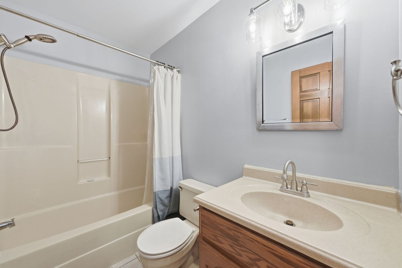 8 Woodside Avenue