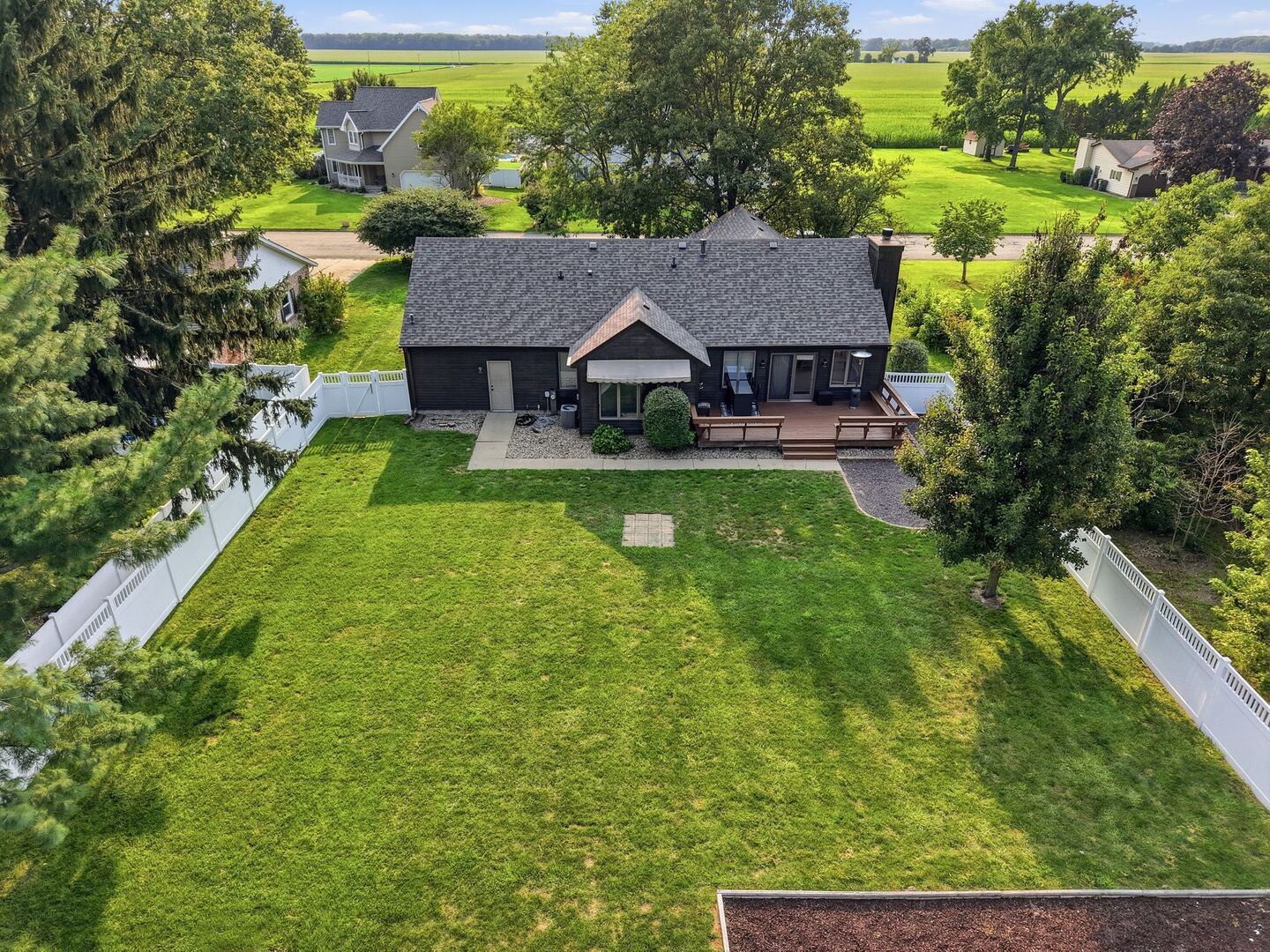 8 Woodside Avenue