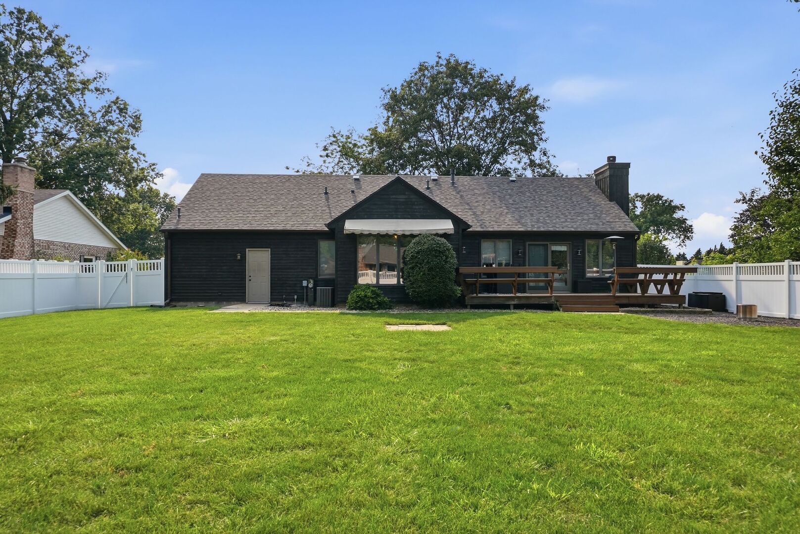 8 Woodside Avenue