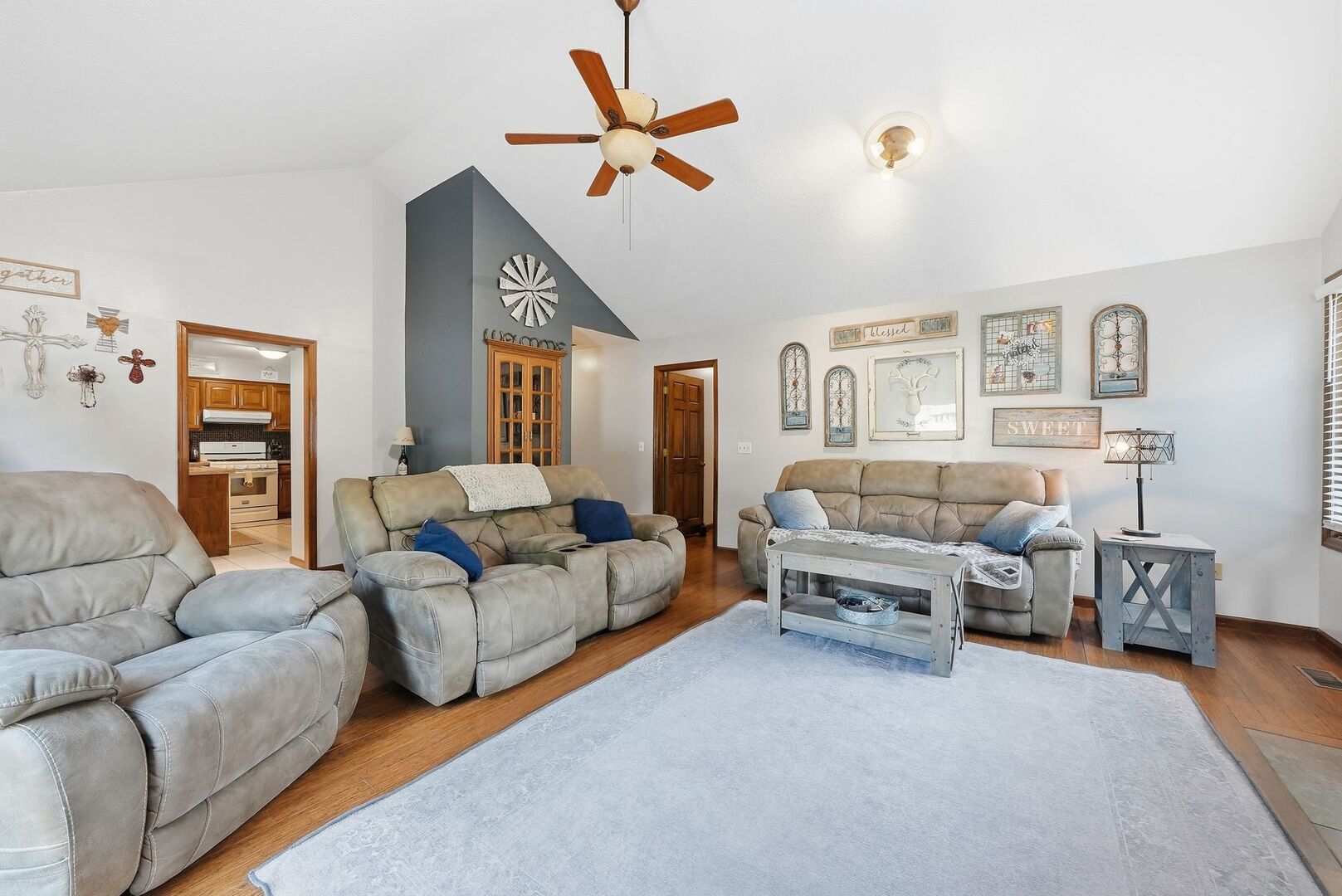 8 Woodside Avenue